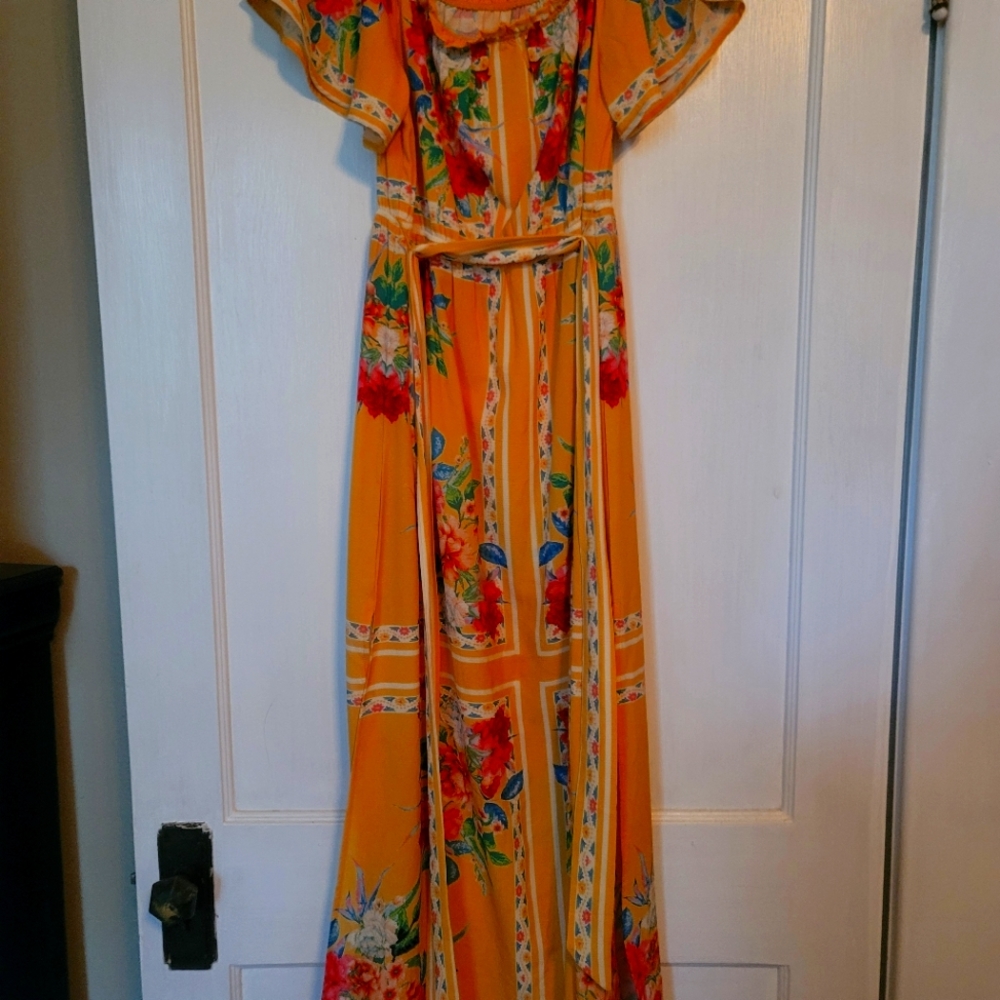Summer maxi dress size large.